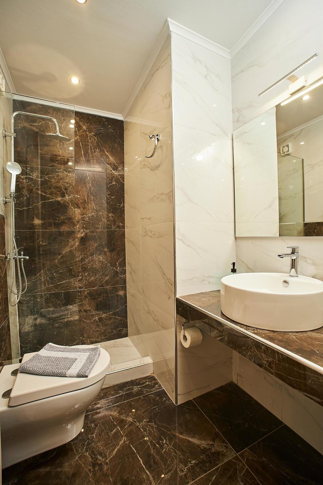 Marble Shine Apartment Near The City Center By Binobi! 塞萨洛尼基 外观 照片